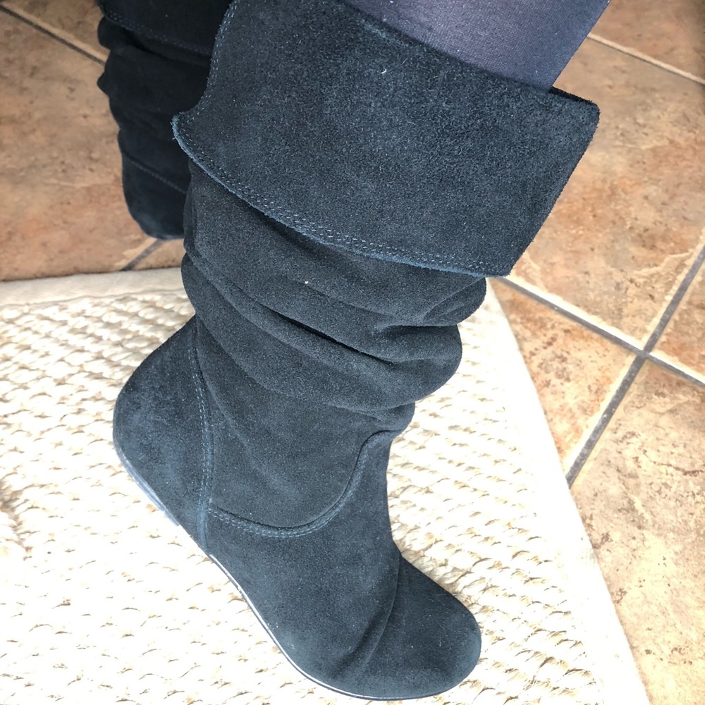 Steve Madden Black Suede Bonanza Boots